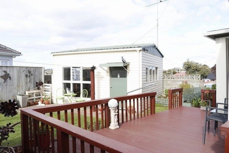 Photo of property in 4 Smithfield Road, College Estate, Whanganui, 4500