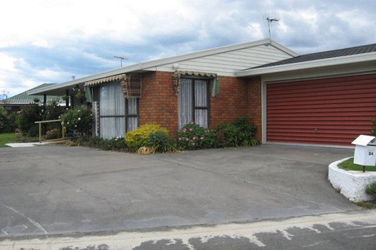 Photo of property in 24 Connemara Drive, Northwood, Christchurch, 8051