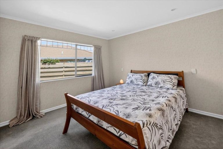 Photo of property in 4 Halesia Place, Mount Maunganui, 3116