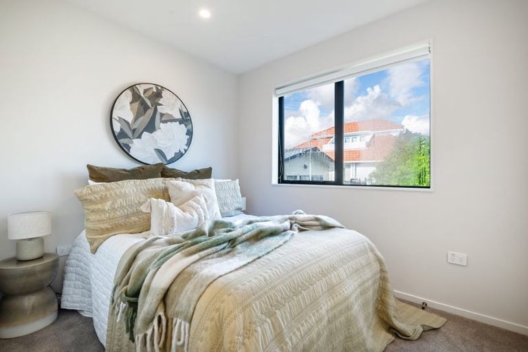 Photo of property in 21e Montgomery Avenue, Belmont, Auckland, 0622