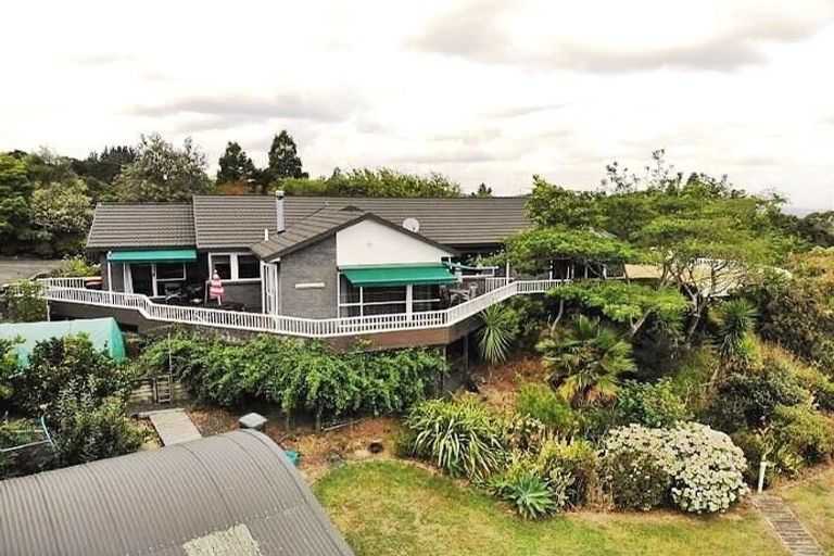 Photo of property in 327 Kaipara Road, Papakura, 2582
