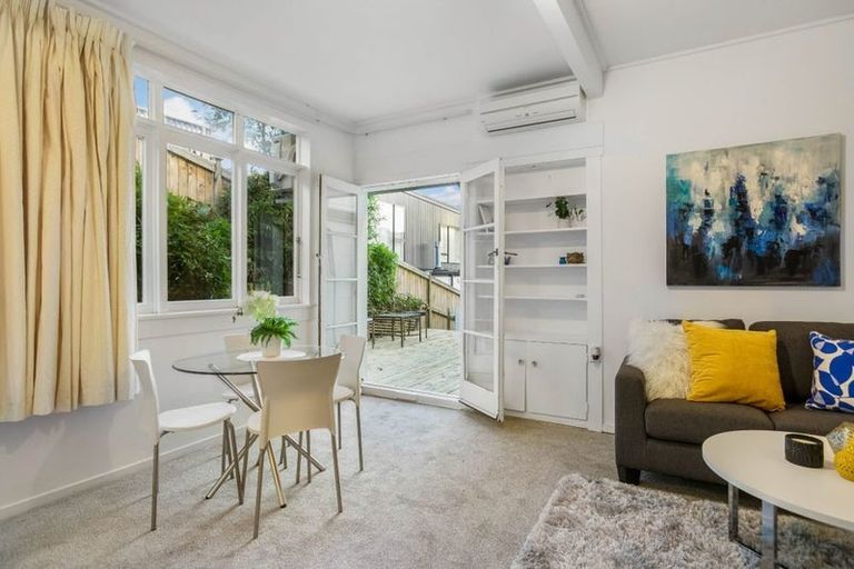 Photo of property in 4/78 Seaview Road, Castor Bay, Auckland, 0620