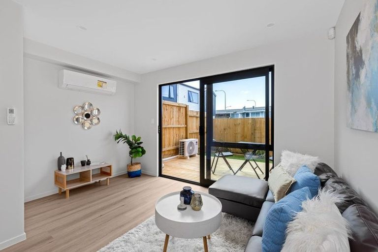 Photo of property in 1/85 Jaemont Avenue, Te Atatu South, Auckland, 0610