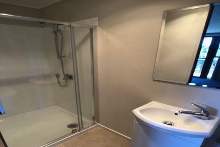 Photo of property in 213a Golf Road, Titirangi, Auckland, 0604