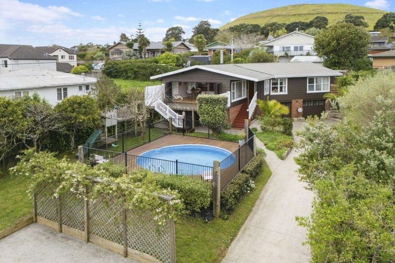 Photo of property in 97 Wallace Road, Mangere Bridge, Auckland, 2022