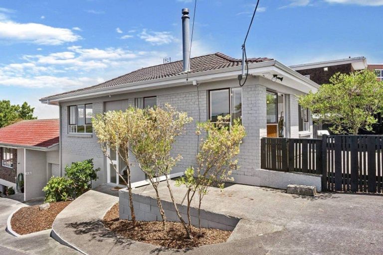 Photo of property in 1/425 Don Buck Road, Massey, Auckland, 0614