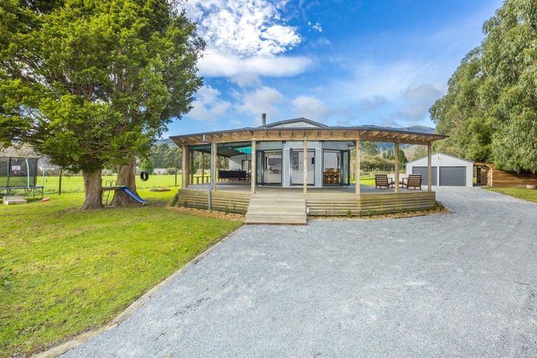 Photo of property in 82 Parkes Line Road, Maymorn, Upper Hutt, 5018