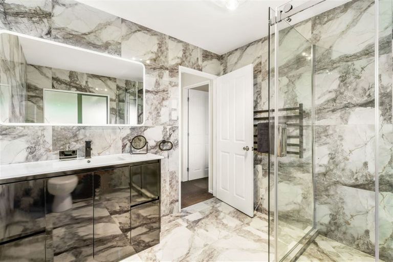 Photo of property in 22 Gordon Stanley Drive, Massey, Auckland, 0614