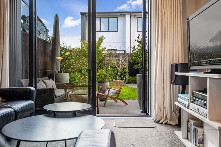 Photo of property in 16 Te Aho Matua Road, Hobsonville, Auckland, 0616