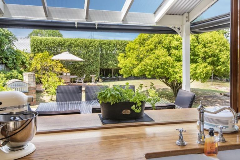 Photo of property in 1 Kerr Street, Devonport, Auckland, 0624