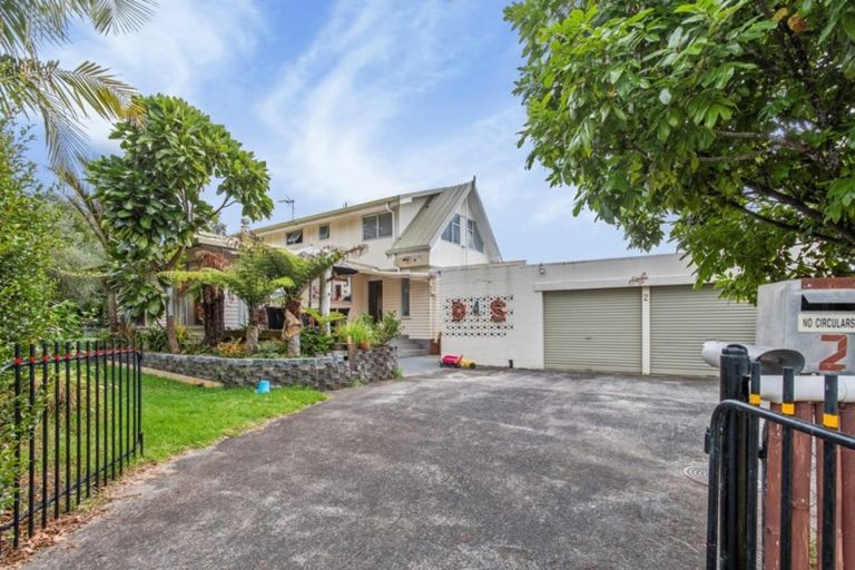 Photo of property in 2 Pipitea Place, Massey, Auckland, 0614