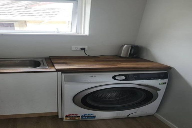 Photo of property in 50 Woodhouse Avenue, Karori, Wellington, 6012