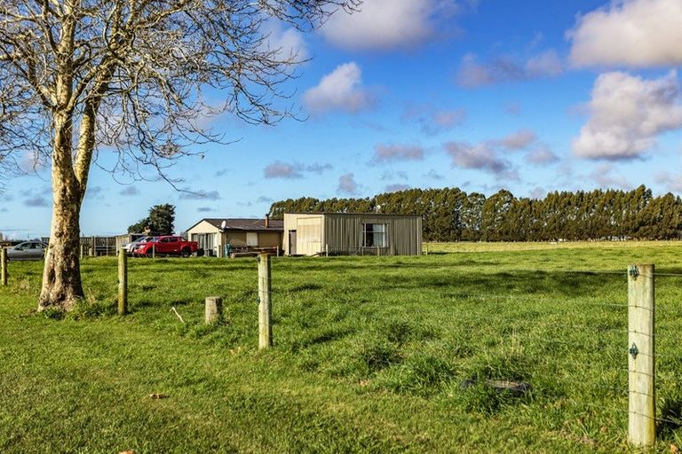 Photo of property in 585 Coutts Island Road, Coutts Island, Christchurch, 7670