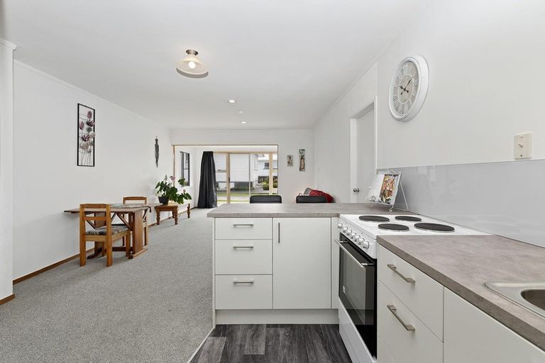 Photo of property in 120 Woodglen Road, Glen Eden, Auckland, 0602
