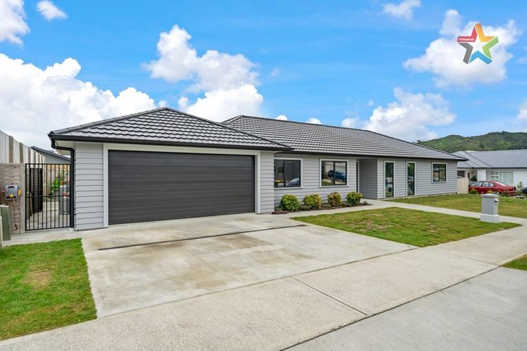 Photo of property in 6 Jack Vaughan Grove, Wainuiomata, Lower Hutt, 5014