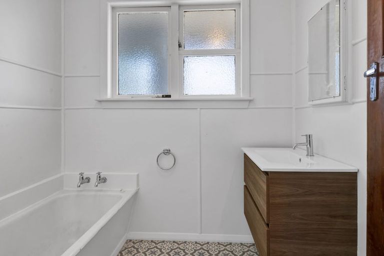 Photo of property in 20 Mclean Street, Hawera, 4610