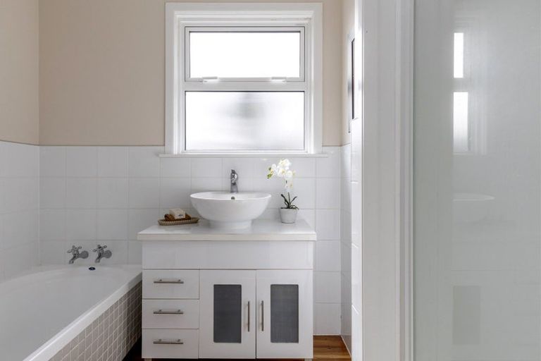 Photo of property in 208 Tamamutu Street, Taupo, 3330