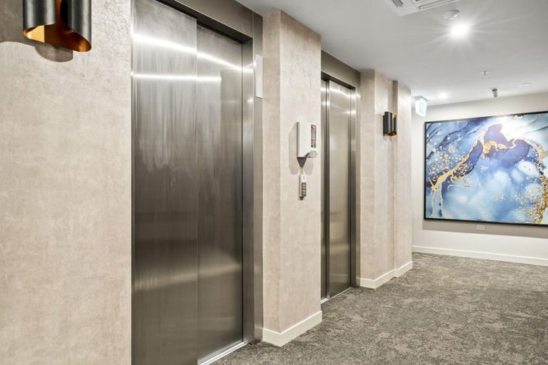 Photo of property in Proximity Apartment Hotel, 804/172u Thorndon Quay, Pipitea, Wellington, 6011