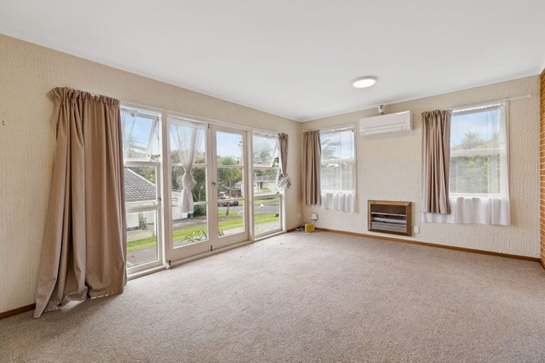 Photo of property in 5 Sunvue Road, Glen Eden, Auckland, 0602