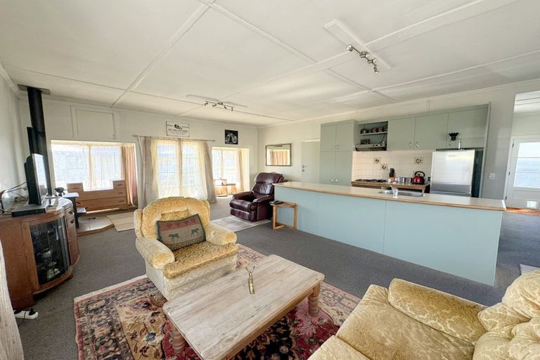 Photo of property in 42 Higginson Street, Otane, 4202