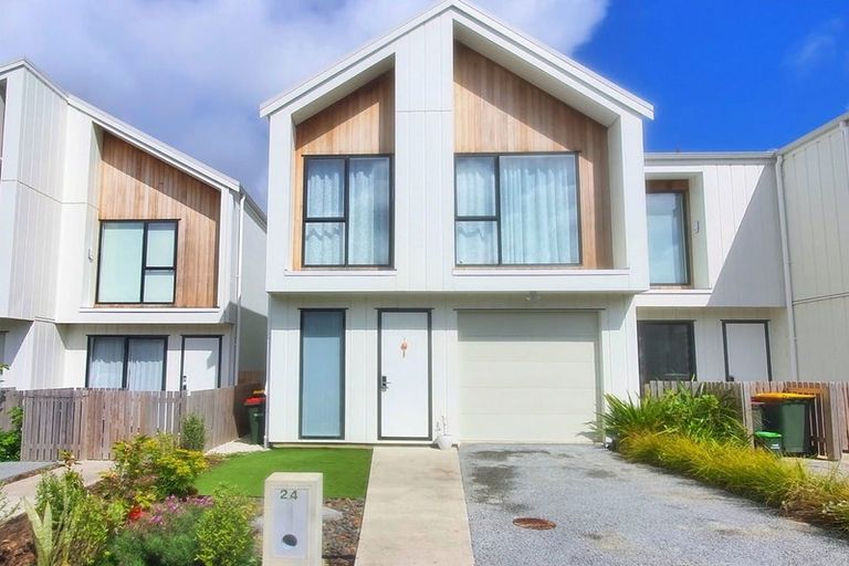 Photo of property in 24 Porowha Road, Westgate, Auckland, 0814