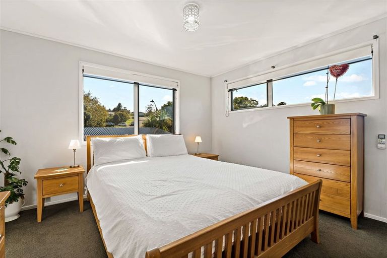 Photo of property in 3 Rehia Road, Massey, Auckland, 0614