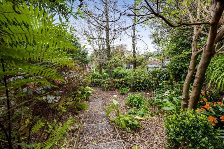 Photo of property in 54 Karina Road, Merrilands, New Plymouth, 4312