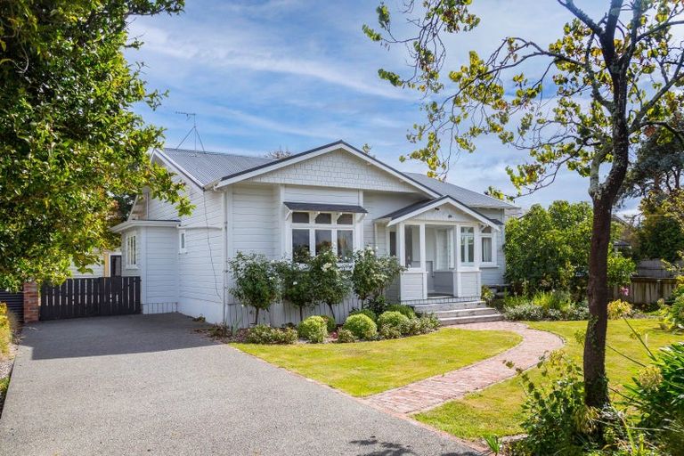 Photo of property in 35 Cambridge Terrace, Masterton, 5810