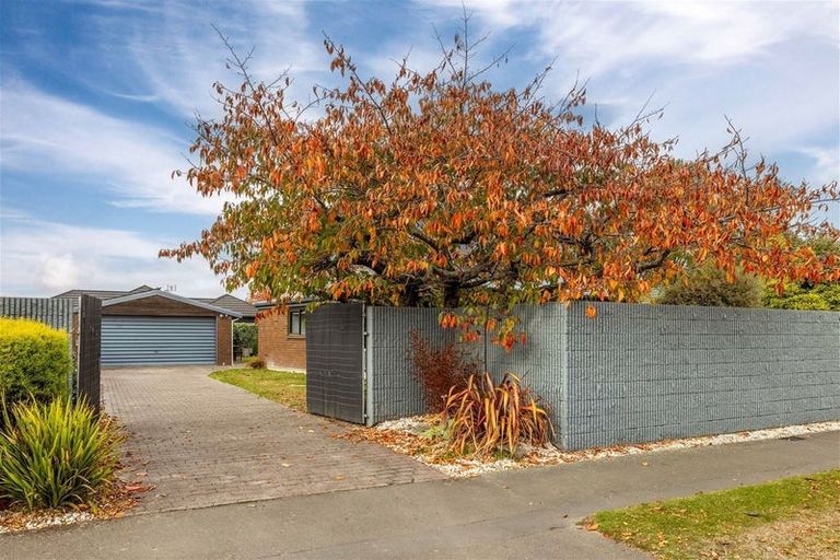 Photo of property in 153 Hawthornden Road, Avonhead, Christchurch, 8042
