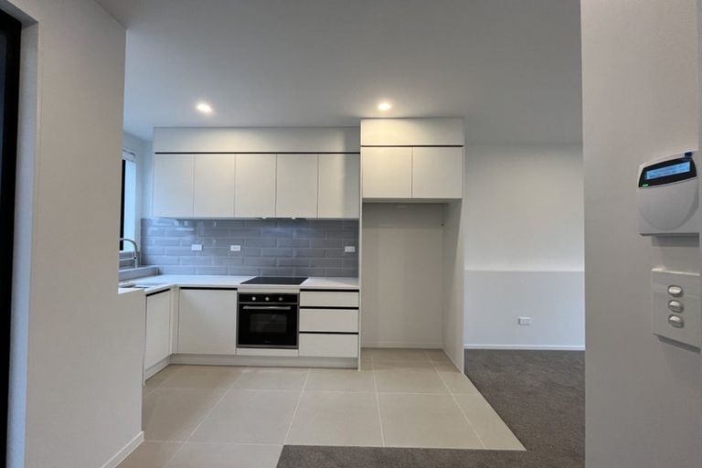 Photo of property in 20 Elegant Lane, Ranui, 0612