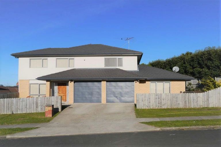 Photo of property in 4 Liscooly Place, Flat Bush, Auckland, 2019