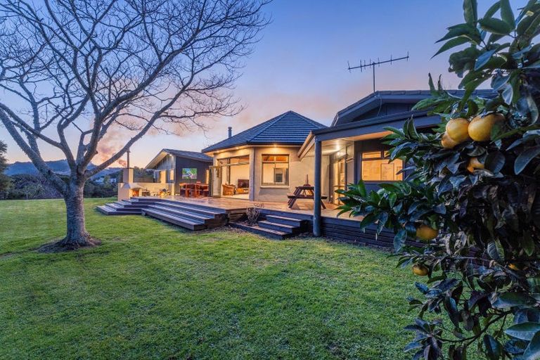 Photo of property in 16 Tarapatiki Drive, Whitianga, 3510