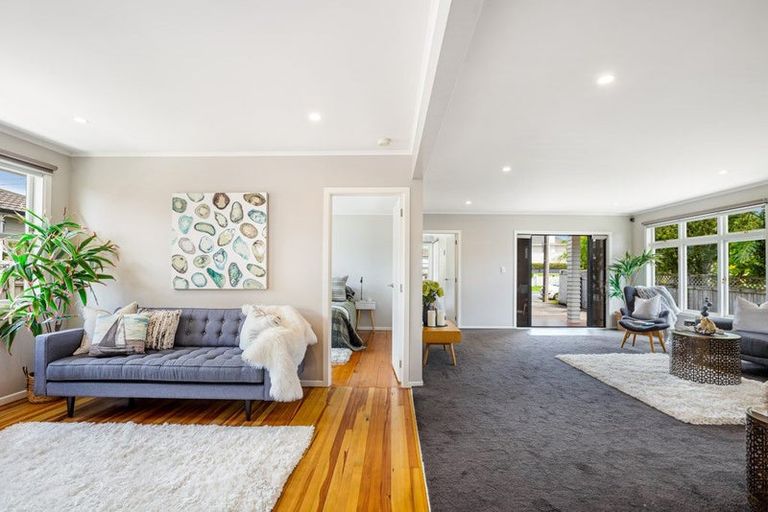 Photo of property in 43 Vodanovich Road, Te Atatu South, Auckland, 0610