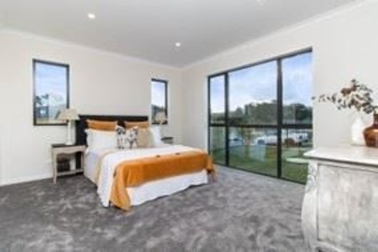 Photo of property in 12 Mamuku Drive, Massey, Auckland, 0614