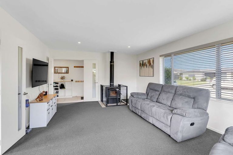 Photo of property in 88 Beaumont Drive, Rolleston, 7614