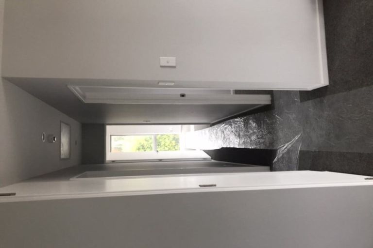 Photo of property in 32 Roxborough Place, East Tamaki Heights, Auckland, 2016