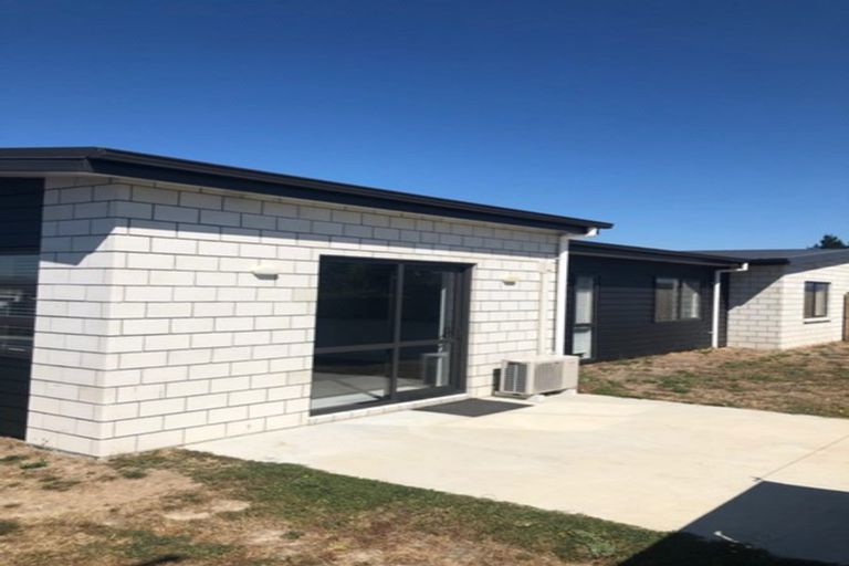 Photo of property in 2 Onukutara Place, Huntington, Hamilton, 3210