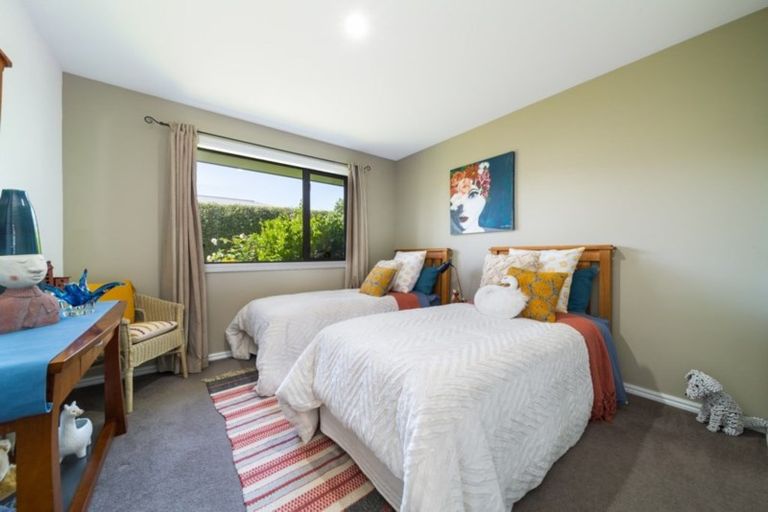 Photo of property in 1 Manorburn Place, Lake Hayes, Queenstown, 9304