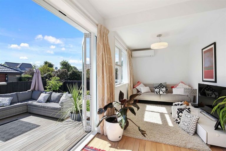 Photo of property in 6 Lascelles Street, Saint Martins, Christchurch, 8022