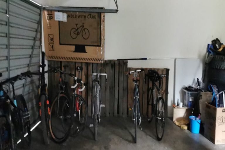 Photo of property in 15a Paeroa Street, Riccarton, Christchurch, 8041