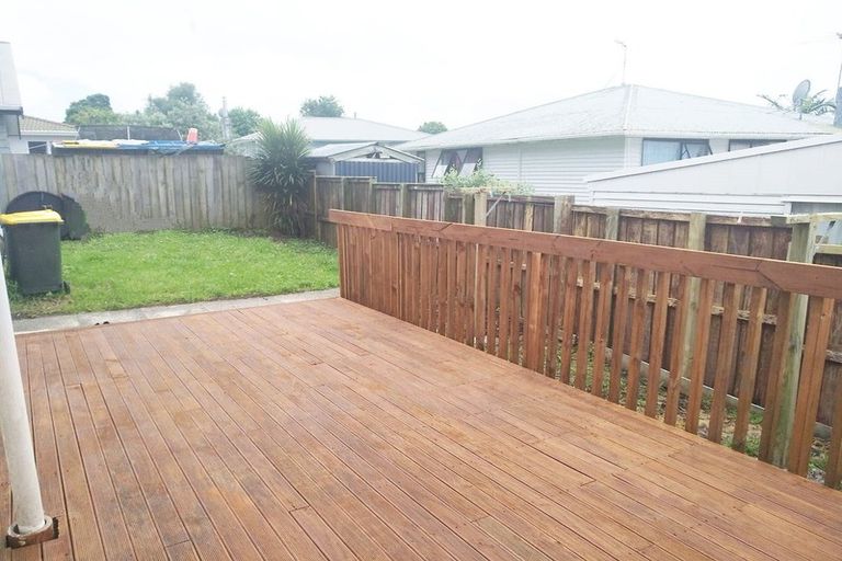 Photo of property in 20b Roberts Road, Te Atatu South, Auckland, 0610