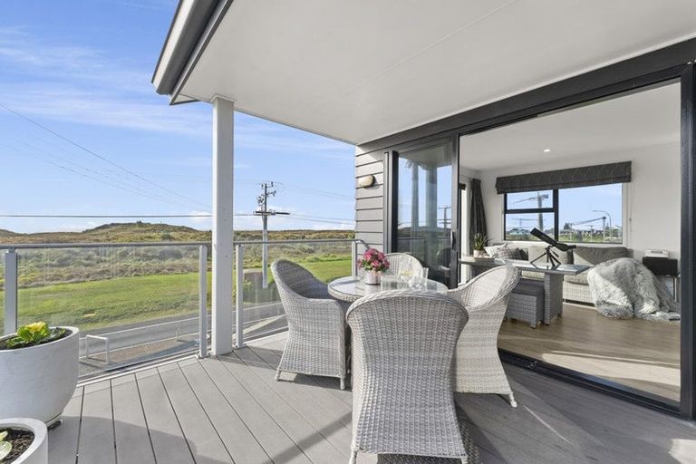 Photo of property in 972 Papamoa Beach Road, Papamoa Beach, Papamoa, 3118