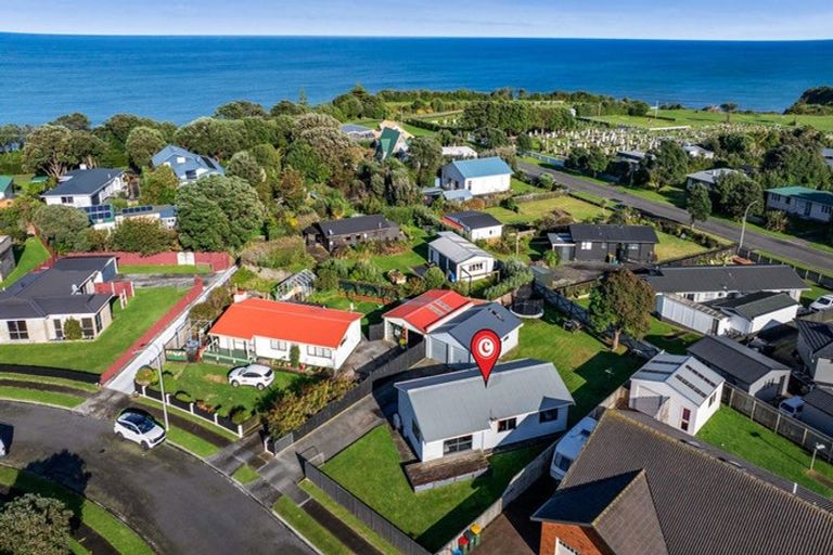 Photo of property in 23 Pohutukawa Drive, Opunake, 4616