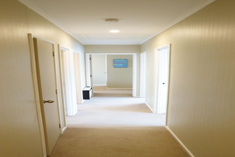 Photo of property in 4 D'urville Place, Kelvin Grove, Palmerston North, 4414