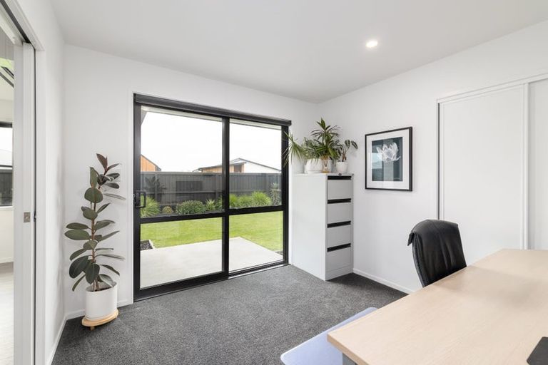 Photo of property in 64 Whitburn Avenue, Halswell, Christchurch, 8025