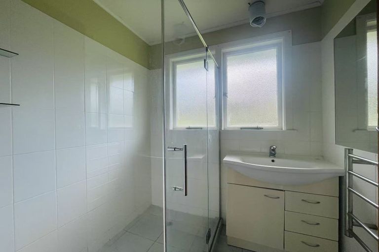 Photo of property in 70 Lake Road, Northcote, Auckland, 0627