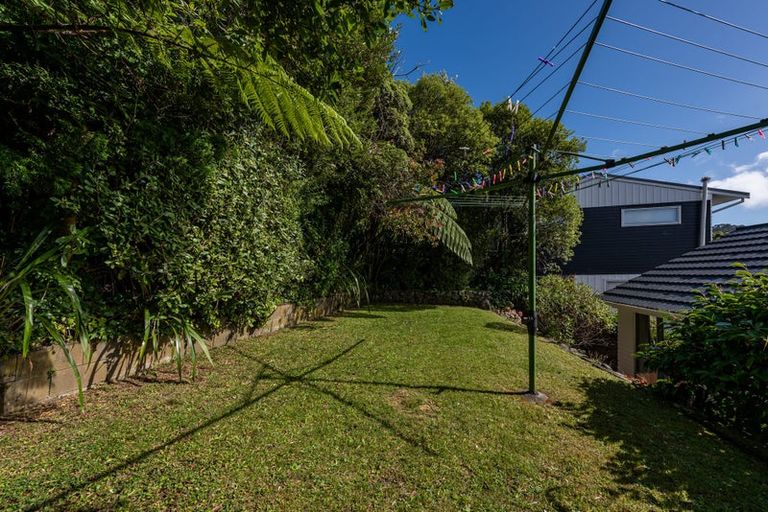 Photo of property in 70 Allington Road, Karori, Wellington, 6012
