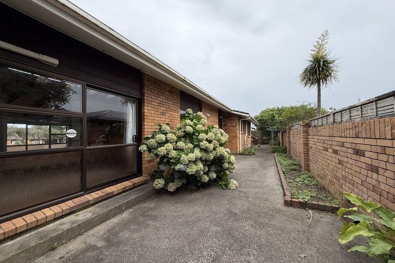 Photo of property in 10 Westpark Drive, West Harbour, Auckland, 0618