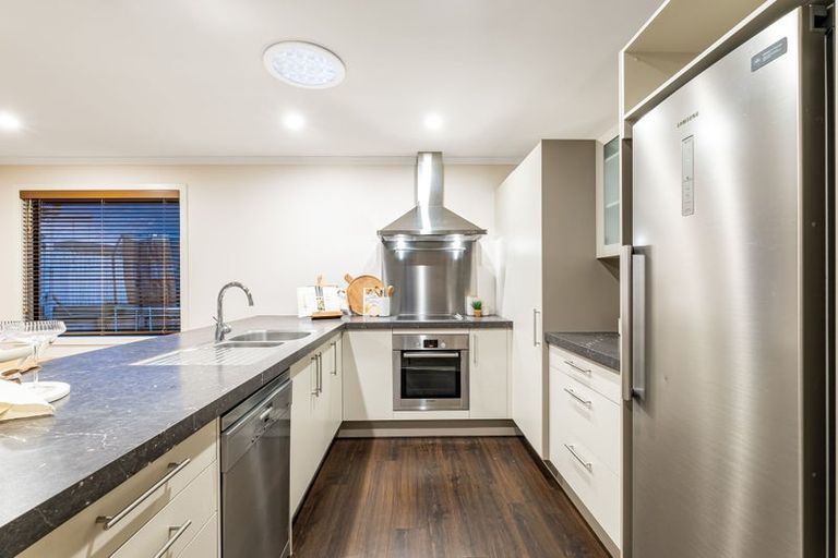 Photo of property in 5 Paparoa Crescent, Aotea, Porirua, 5024