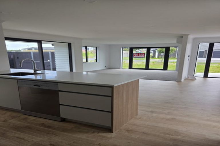 Photo of property in 3 Arohanui Road, Karaka, 2124